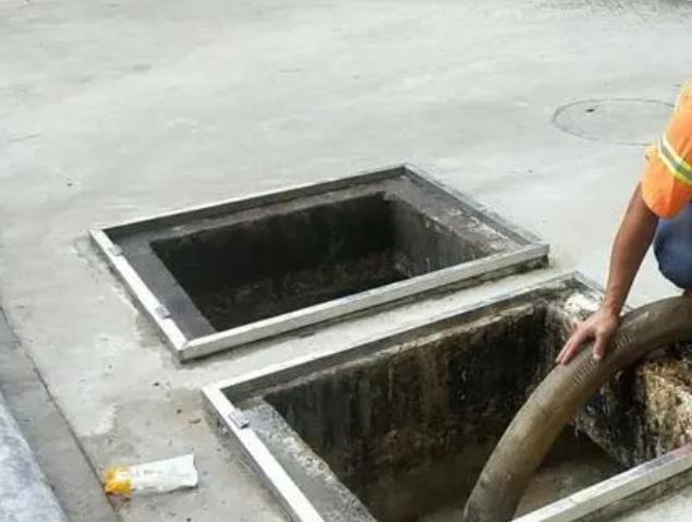 老新镇化粪池清理